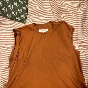 THE GREAT. Rust Muscle Tee